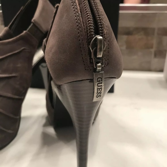 Guess Juliet Leather Shoes Sandals Heels Size 7 - Picture 5 of 8